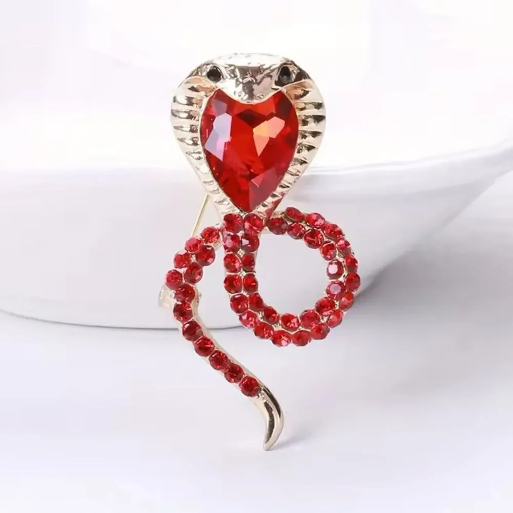 RED COBRA BROOCH‎